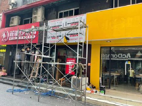 新郑制作广告招牌如何避免它发黄？